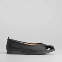 Bailarina negra puntera charol COMFEET