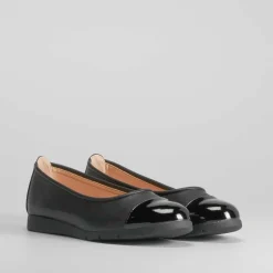 Bailarina negra puntera charol COMFEET