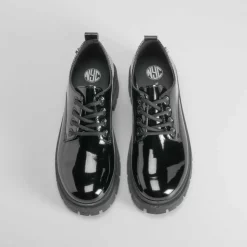 Blucher negro de charol con cordones NYC