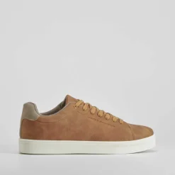 Deportiva básica marrón con cordones NYC