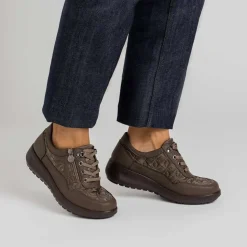 Deportiva casual bordados taupe MYSOFT