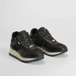 Deportiva casual negra XTI