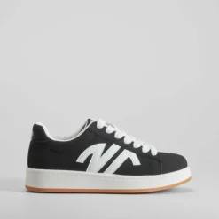 Deportiva casual teen negra NYC