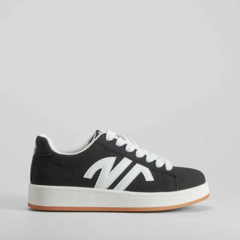 Deportiva casual teen negra NYC