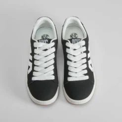 Deportiva casual teen negra NYC