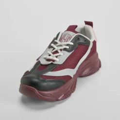 Deportiva moda burdeos NYC