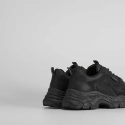 Deportiva plataforma chunky negra NYC