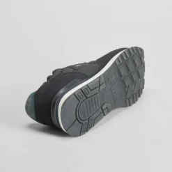 Deportiva retro casual negra LOIS