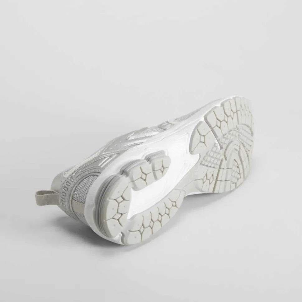 Deportiva running mesh plata NYC