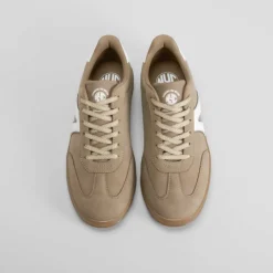 Deportiva urbana beige NYC