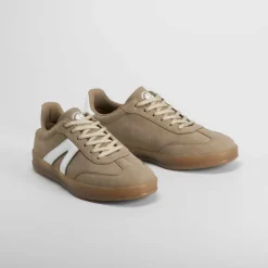 Deportiva urbana beige NYC