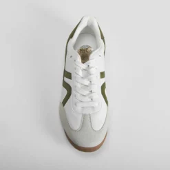 Deportiva urbana blanca NYC