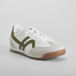 Deportiva urbana blanca NYC
