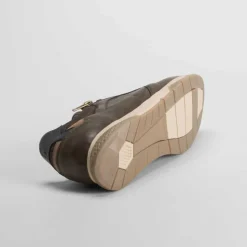 Deportiva urbana cremallera marrón COMFEET