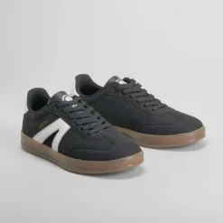 Deportiva urbana negra NYC