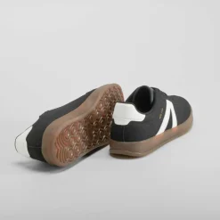 Deportiva urbana negra NYC