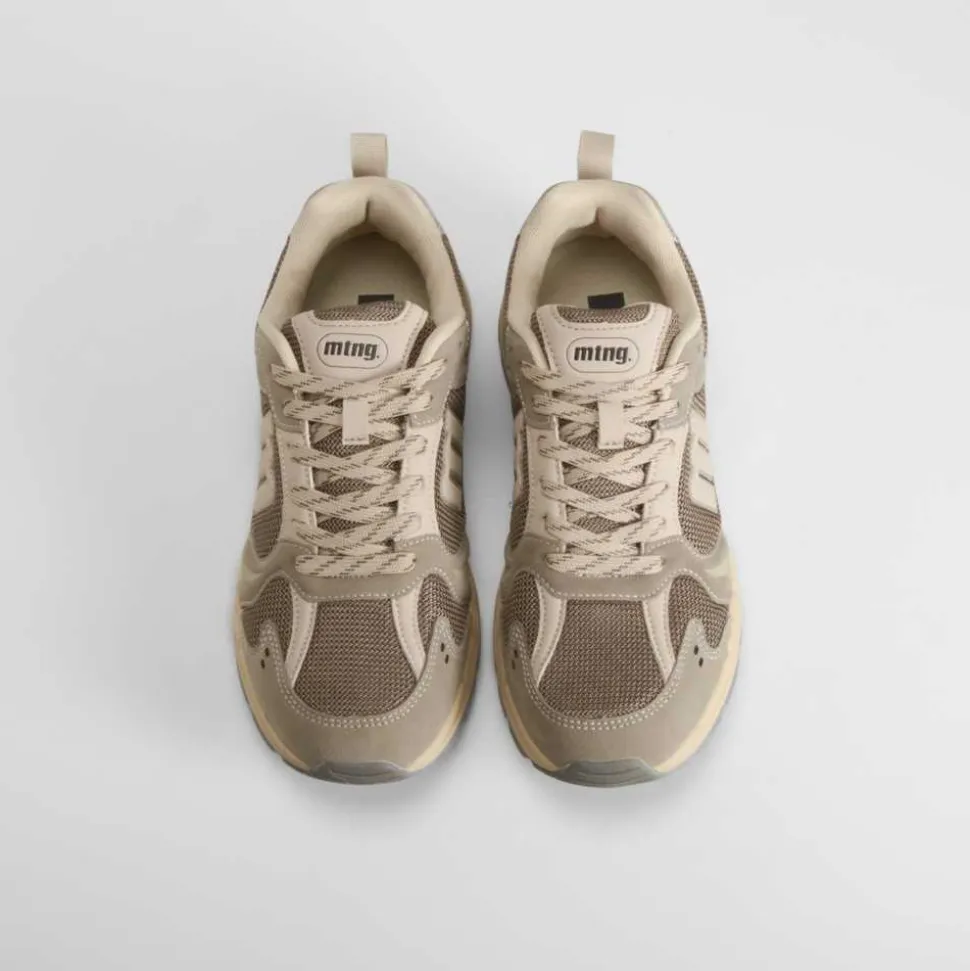 Deportiva urbana taupé MUSTANG