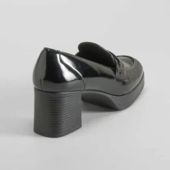 Mocasín tacón plataforma charol negro PICCOLA PIU