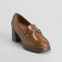 Mocasín tacón plataforma charol beige PICCOLA PIU