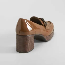 Mocasín tacón plataforma charol beige PICCOLA PIU