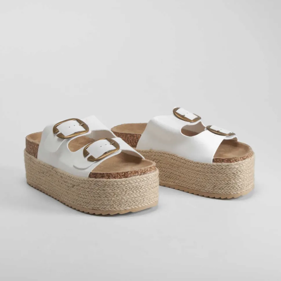 Sandalia bio plataforma dos hebillas blanca NYC