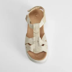 Sandalia cuña tiras beige COMFEET