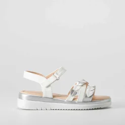 Sandalia de tiras con corazones blanca OH GIRL