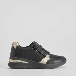 Sneaker cuña con cordón negro COMFEET