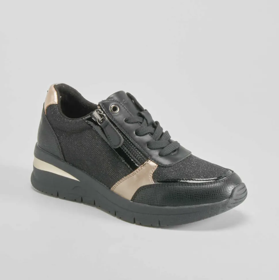 Sneaker cuña con cordón negro COMFEET