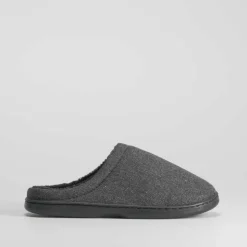 Zapatilla abierta negra espiga OLYNE