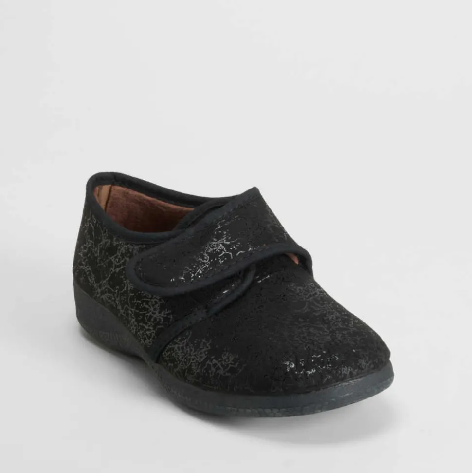 Zapatilla casa cerrada velcro negra COMFEET