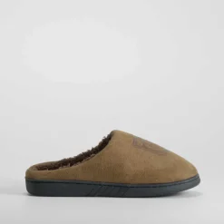 Zapatilla casa escudo cuero OLYNE