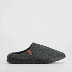 Zapatilla casa fieltro negra COMFEET