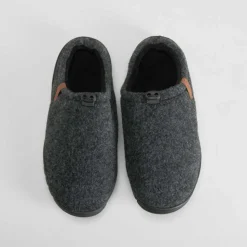Zapatilla casa fieltro negra COMFEET