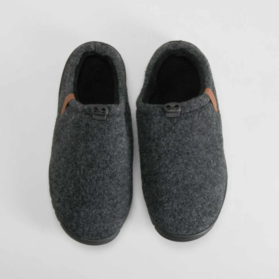 Zapatilla casa fieltro negra COMFEET