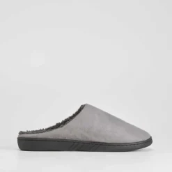 Zapatilla casa gris escudo OLYNE