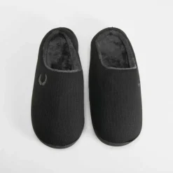 Zapatilla casa laurel bordado negra OLYNE