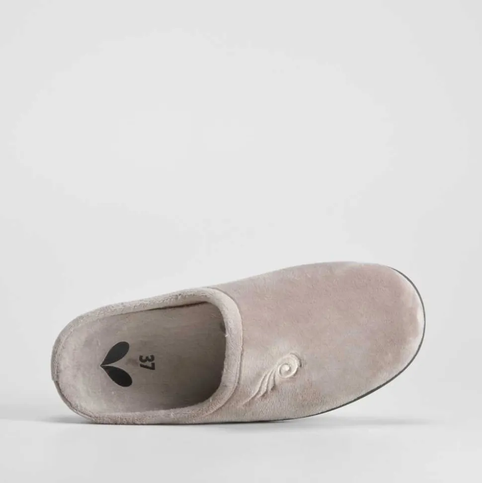 Zapatilla de casa básica COMFEET