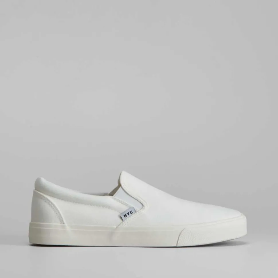 Zapatilla slip on básica NYC