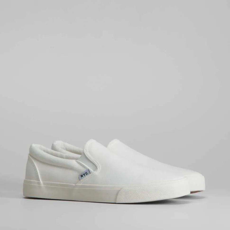 Zapatilla slip on básica NYC