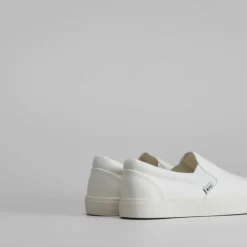 Zapatilla slip on básica NYC