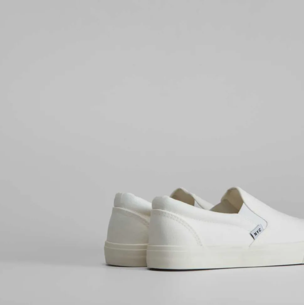 Zapatilla slip on básica NYC