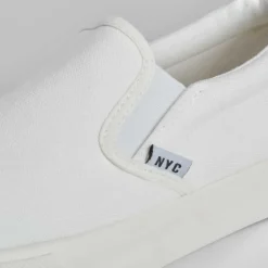 Zapatilla slip on básica NYC