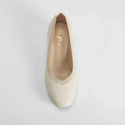 Zapato de tacón beige COMFEET